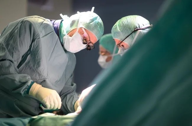 В Казахстане мужчина на спор проглотил 26 ручек (2 фото + 1 видео)