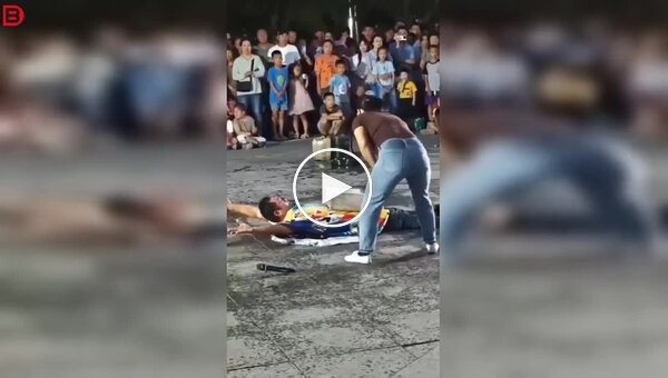 Уличный артист получил серьезную травму во время опасного трюка