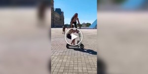 Девушка неудачно исполнила трюк на самокате