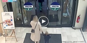 В Италии мужчина попытался вырвать ребенка из рук матери