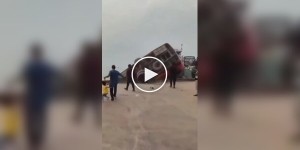 Автобус с 40 пассажирами рухнул в реку